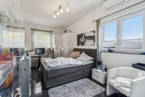 Schlafzimmer II