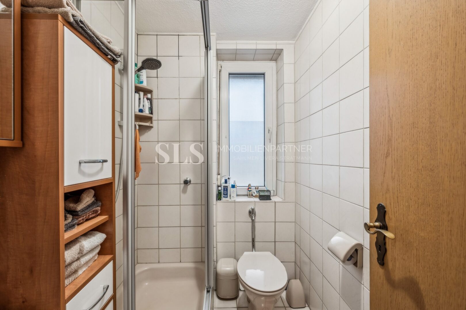 Nr. 6, 1. OG links Badezimmer