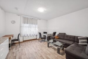 Nr. 6, EG links Wohnzimmer