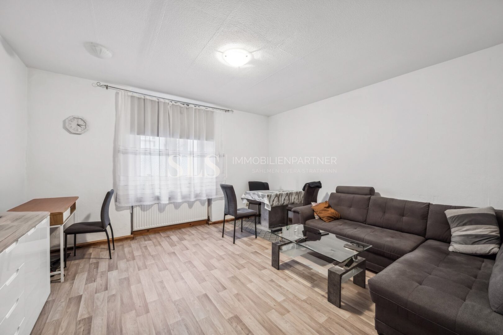 Nr. 6, EG links Wohnzimmer