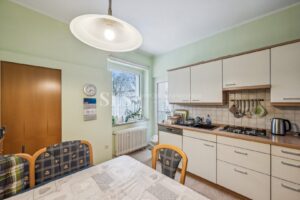 Nr. 6, 1. OG links Küche