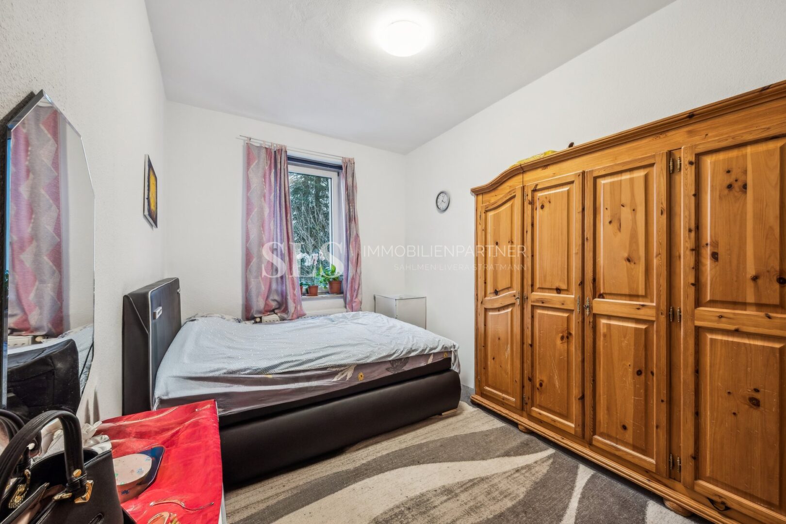 Nr. 8, 1. OG Schlafzimmer