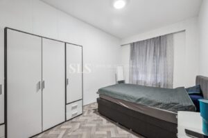 Nr. 6, EG links Schlafzimmer