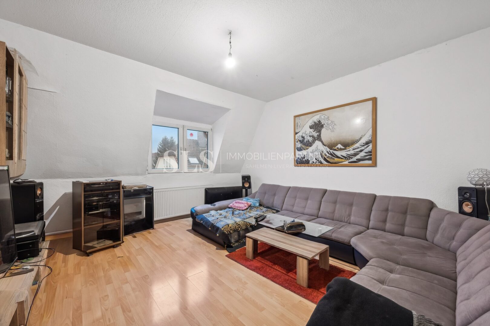 Nr. 6, DG rechts Wohnzimmer