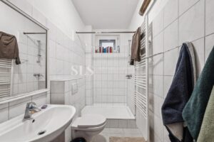 Nr. 8, 2. OG Badezimmer