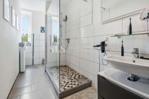 2. OG rechts Badezimmer