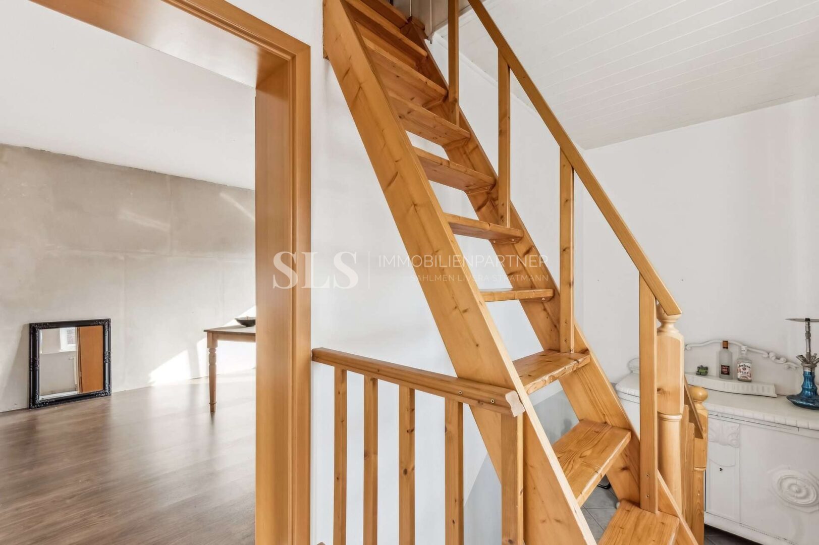 Treppe zum Dachgeschoss
