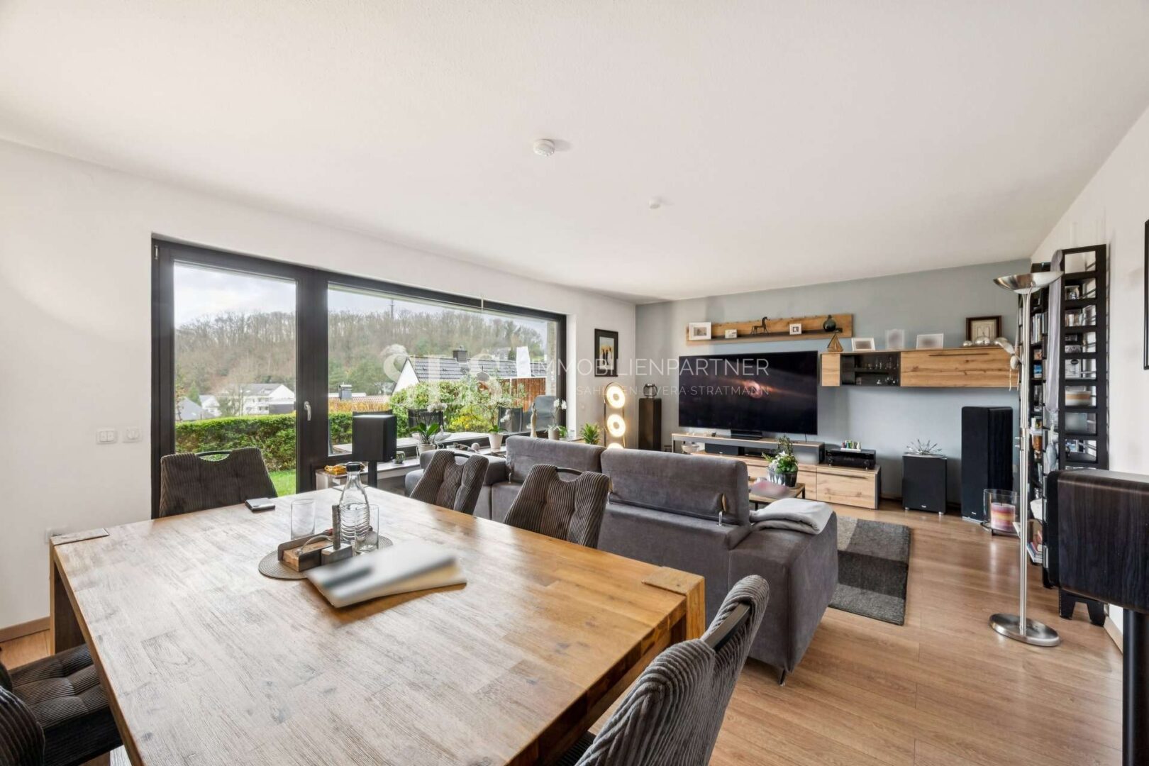 Wohn-/Esszimmer