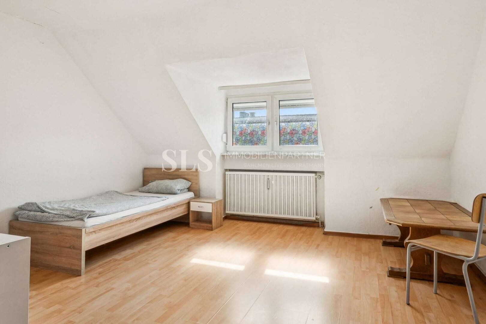 59 2. OG rechts - Wohnzimmer