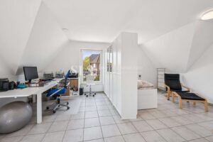 Arbeitszimmer (teilbar)