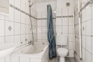 59 1. OG links - Badezimmer