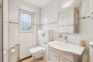 Badezimmer EG
