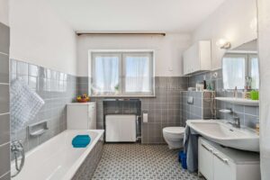 Badezimmer 1. OG