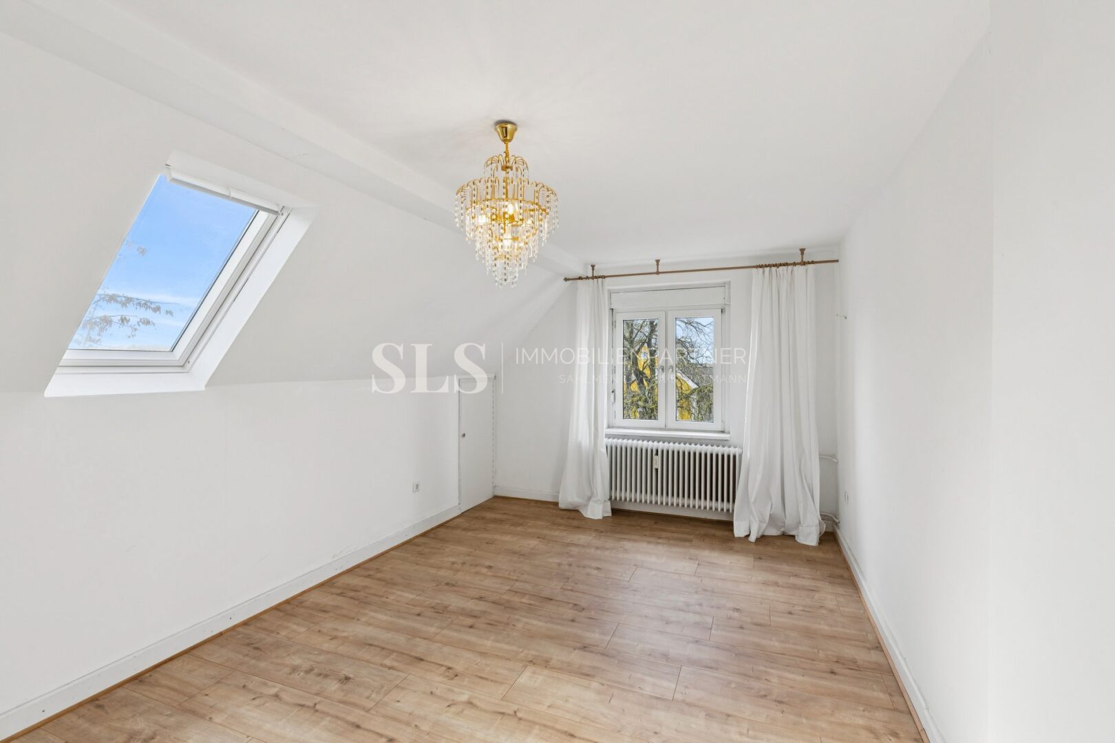 Schlafzimmer DG