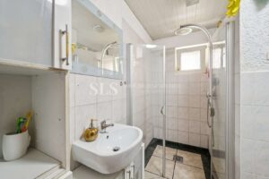 Badezimmer EG