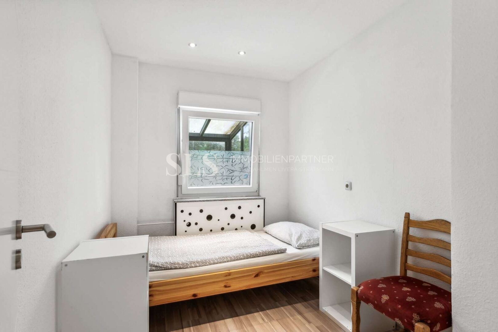 EG links Schlafzimmer