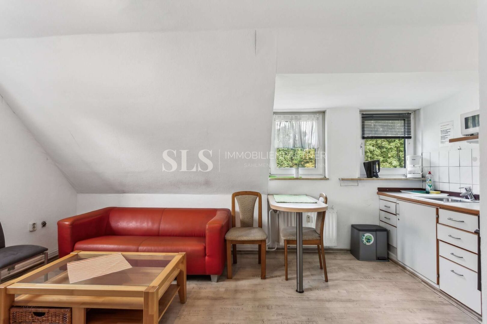 DG links Wohnzimmer