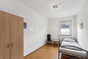OG links Schlafzimmer