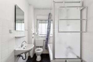 OG links Badezimmer