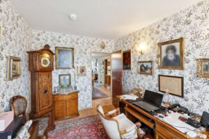 Arbeitszimmer