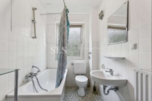 OG rechts Badezimmer