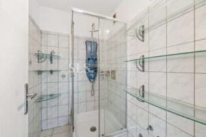 Seperate Dusche OG
