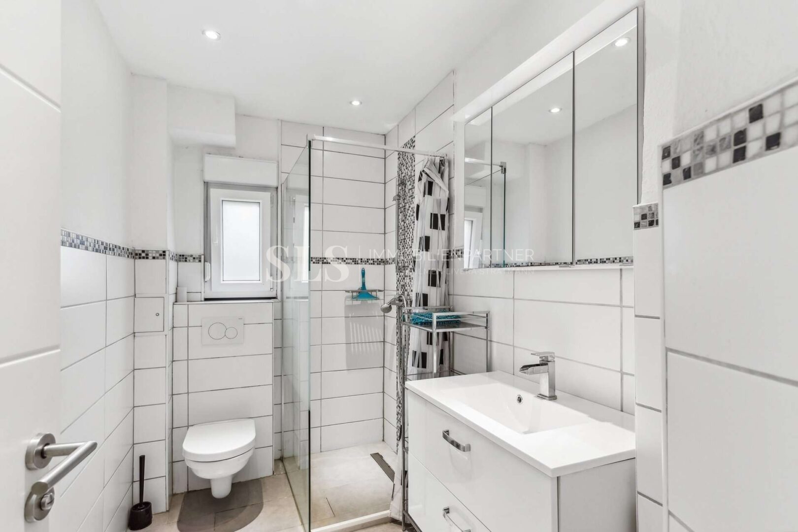 EG links Badezimmer