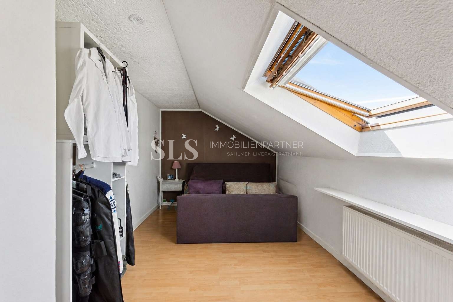 Schlafzimmer DG