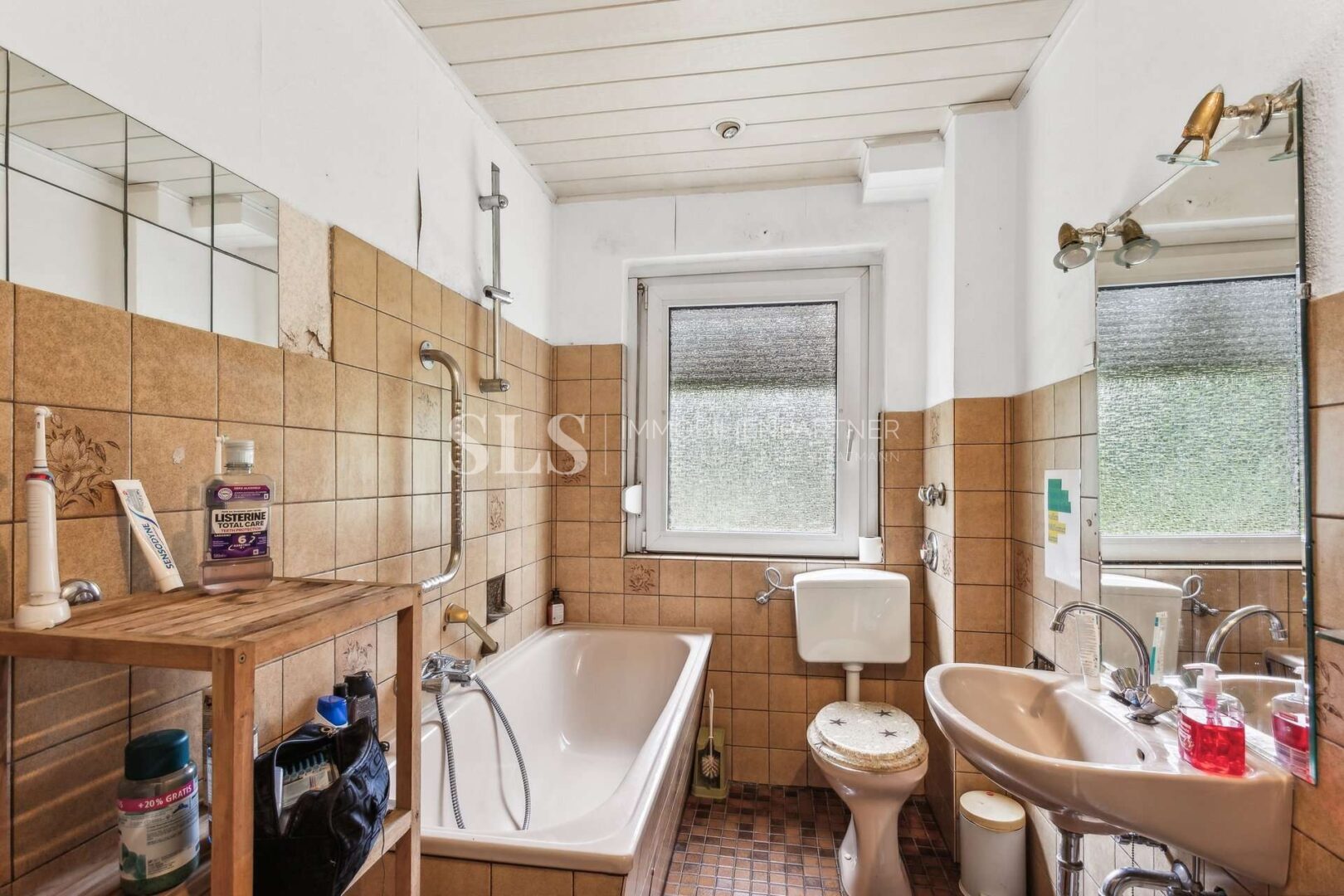 EG rechts Badezimmer