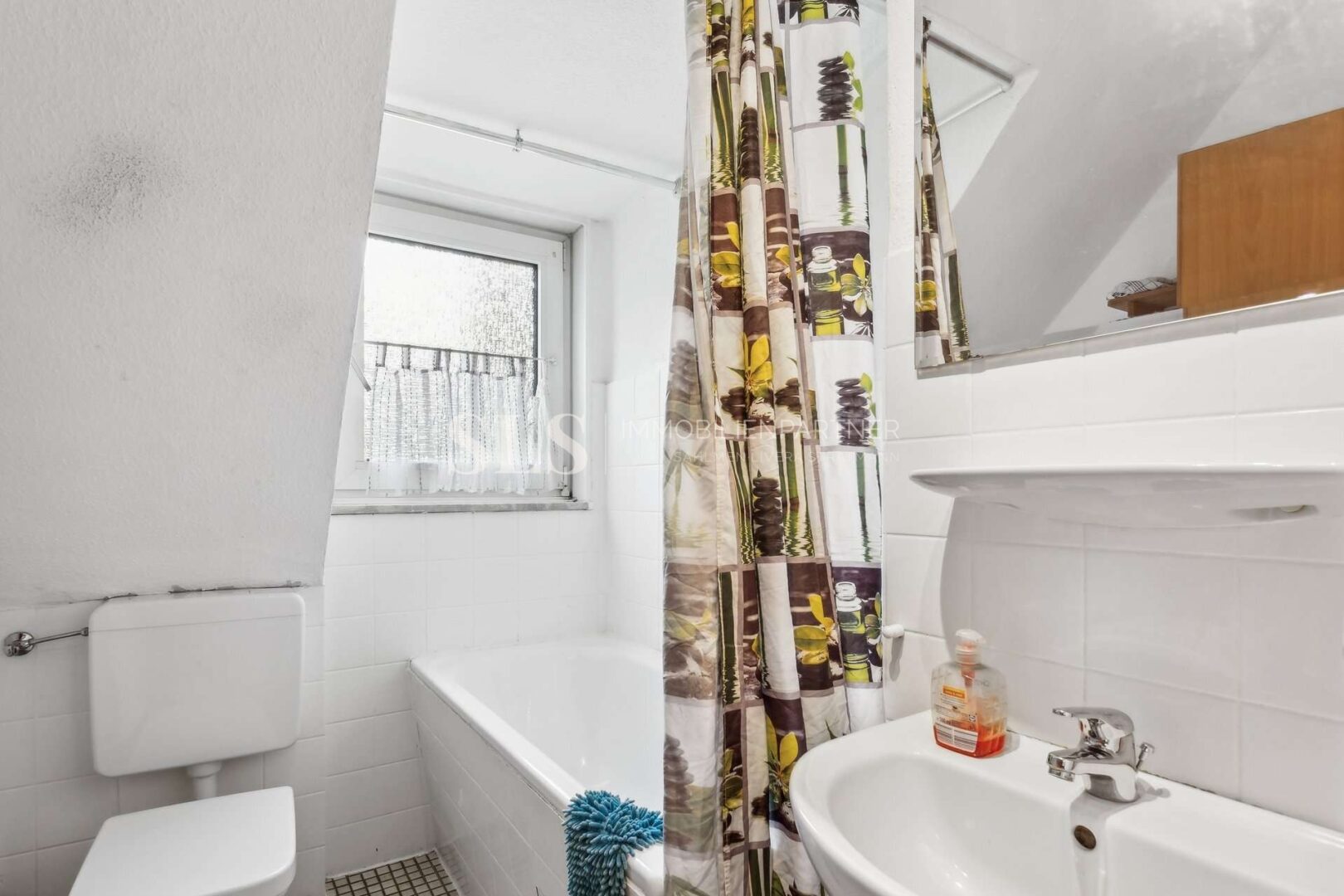 DG links Badezimmer