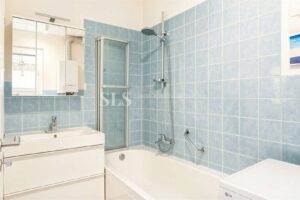 Badezimmer - (KI generiert)