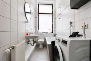 1. OG links Badezimmer II