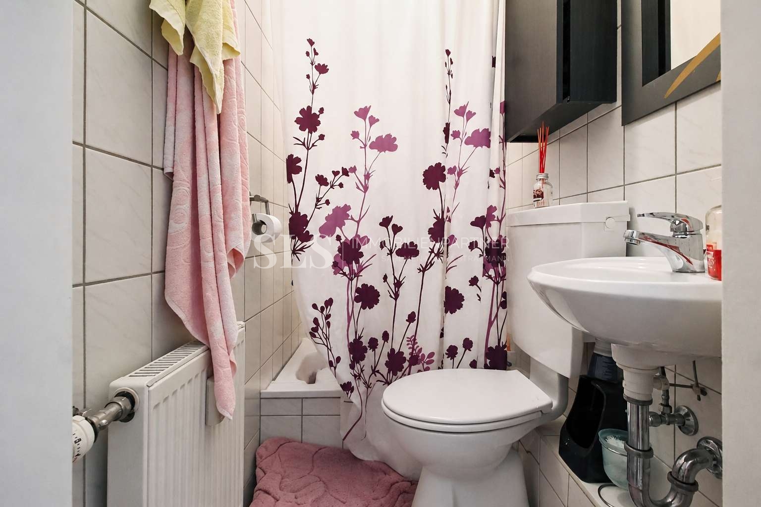 1. OG links Badezimmer I