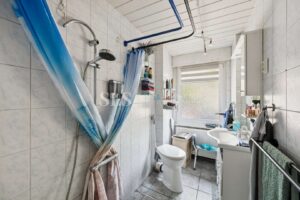 Badezimmer EG
