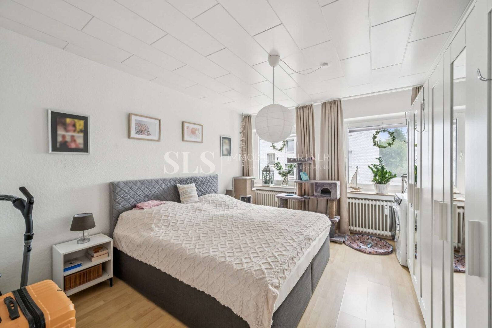 Schlafzimmer 1.OG rechts