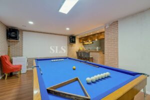 Cine-Pool Lounge