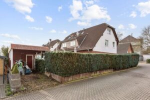 Ansicht Hintern -/Carport