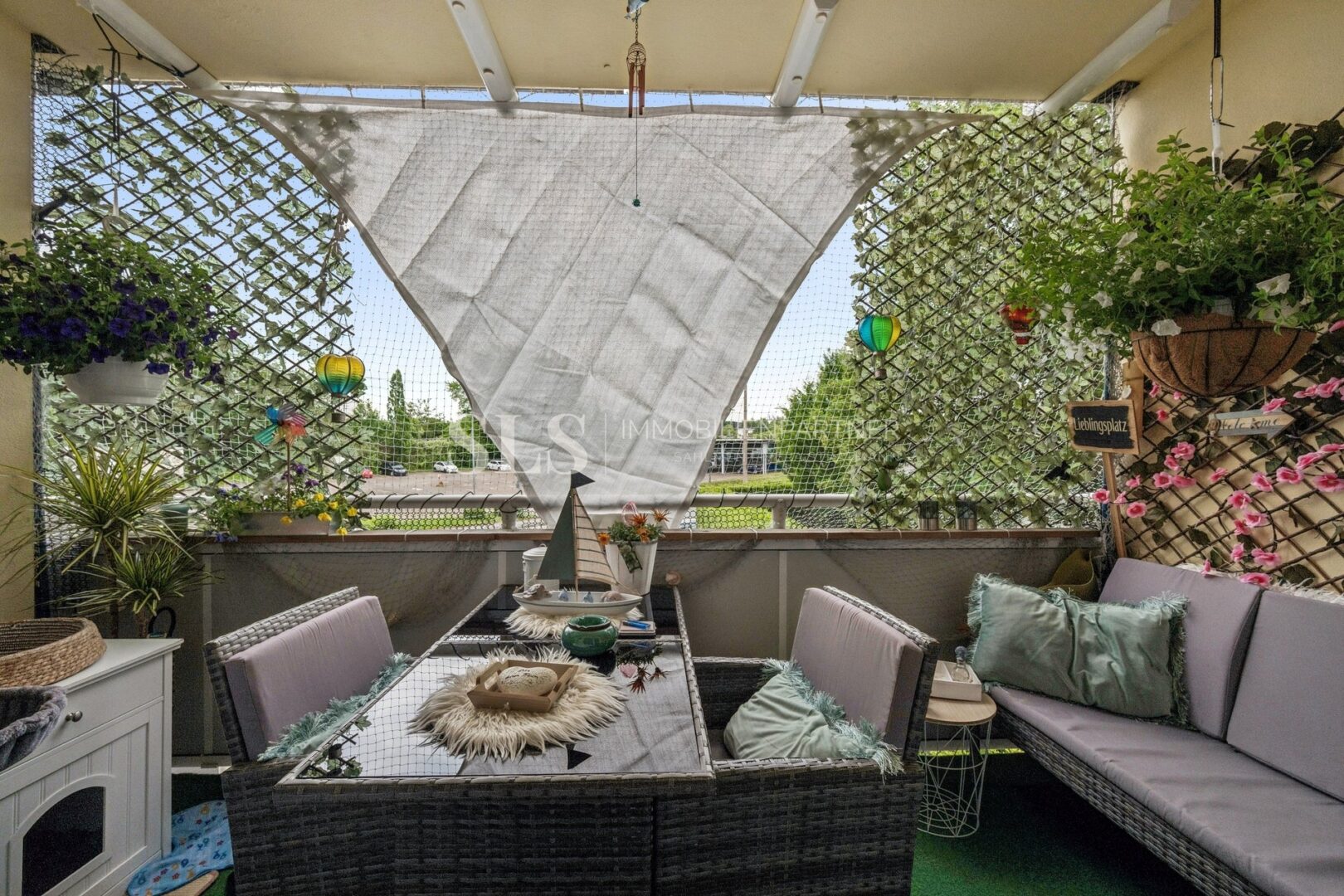 Terrasse 1.OG links