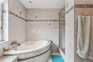 Badezimmer 1.OG