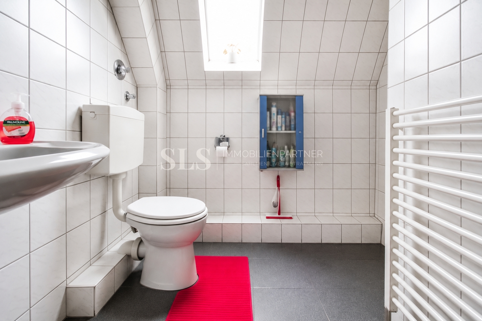 DG links Badezimmer