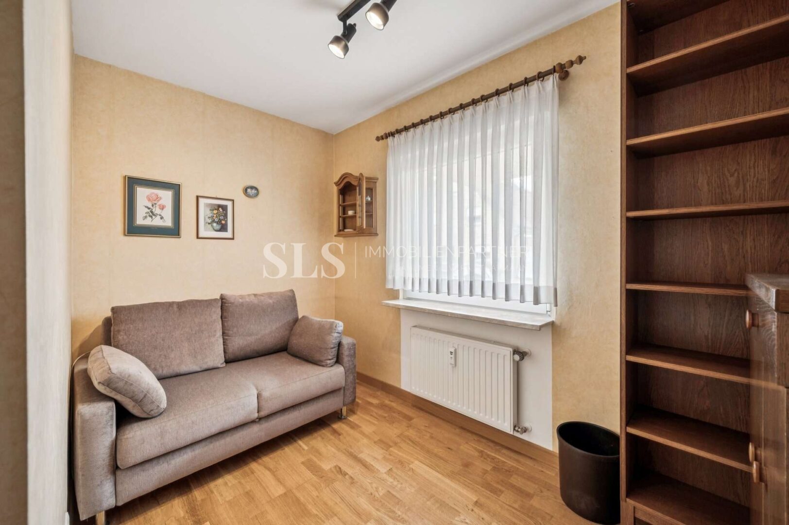 Kinder-/Schlafzimmer