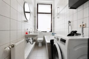1. OG links Badezimmer II