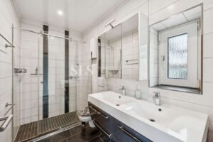 Badezimmer 1. OG