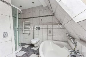 Badezimmer DG
