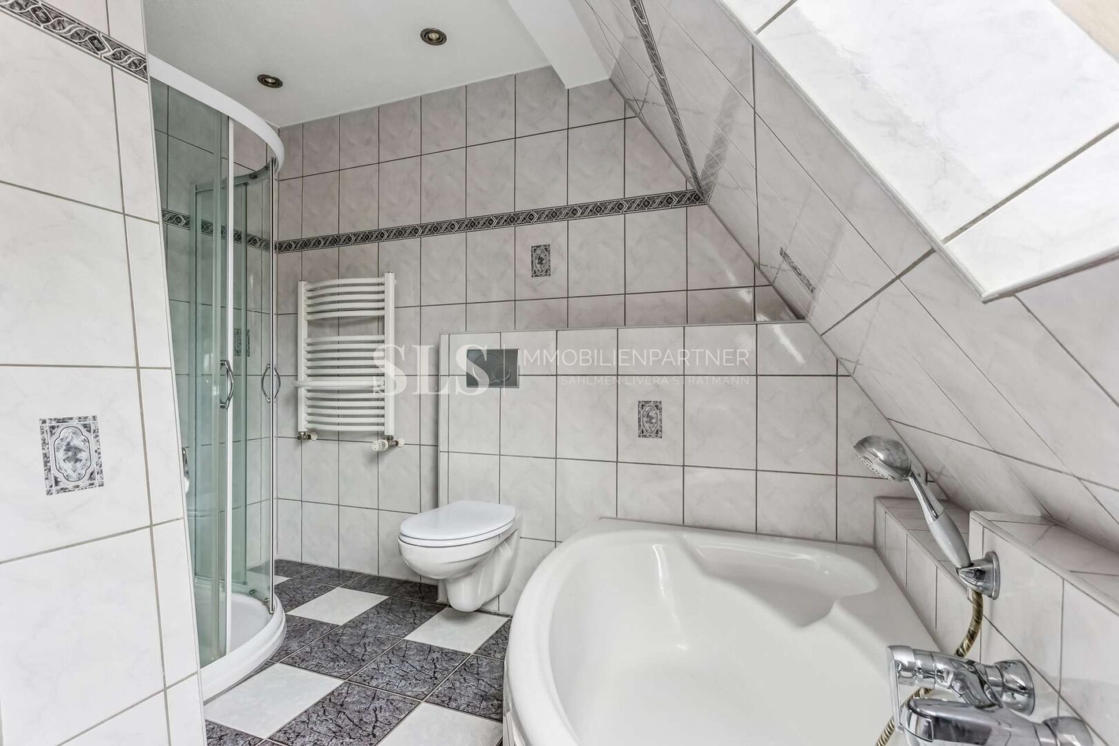 Badezimmer DG
