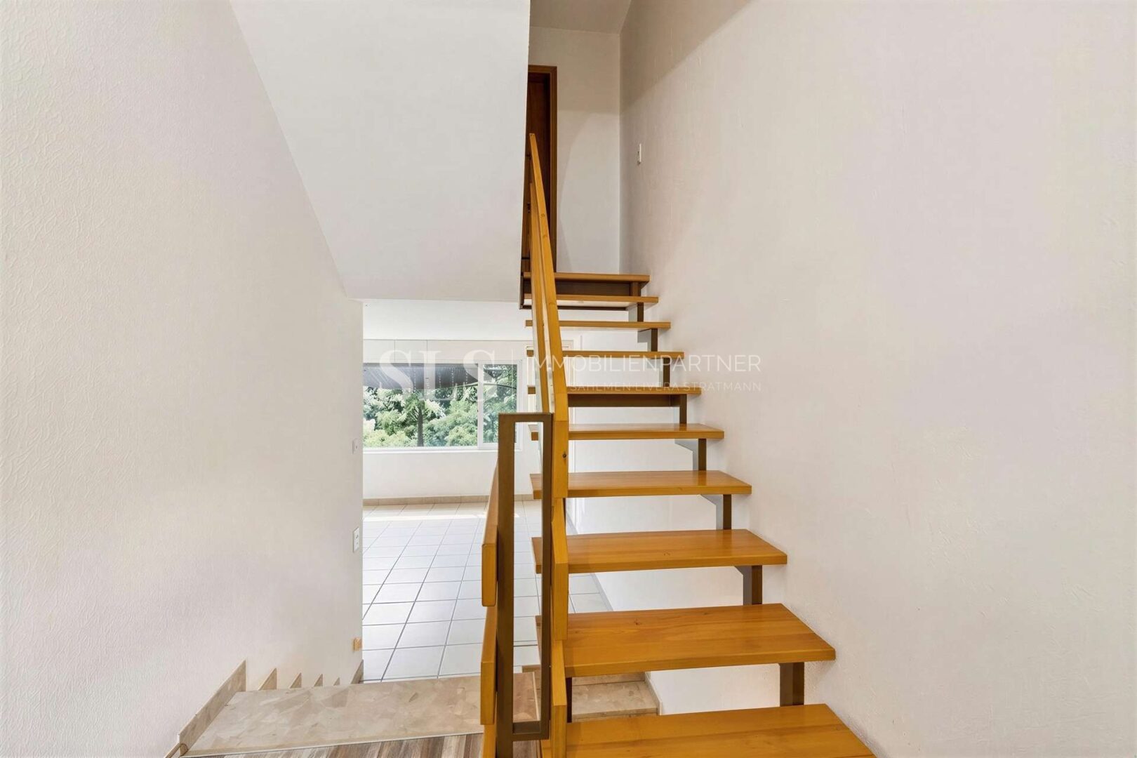 Treppe - (KI generiert)