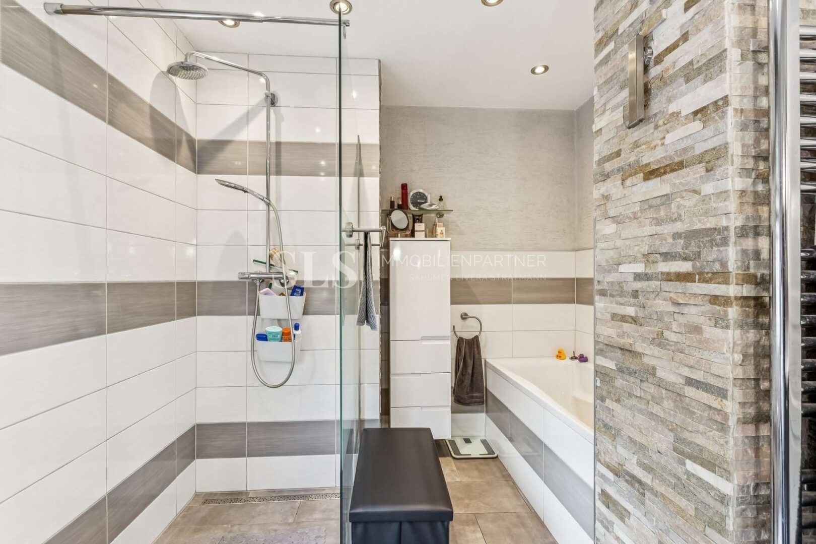 Badezimmer EG