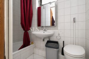 1. OG rechts Badezimmer