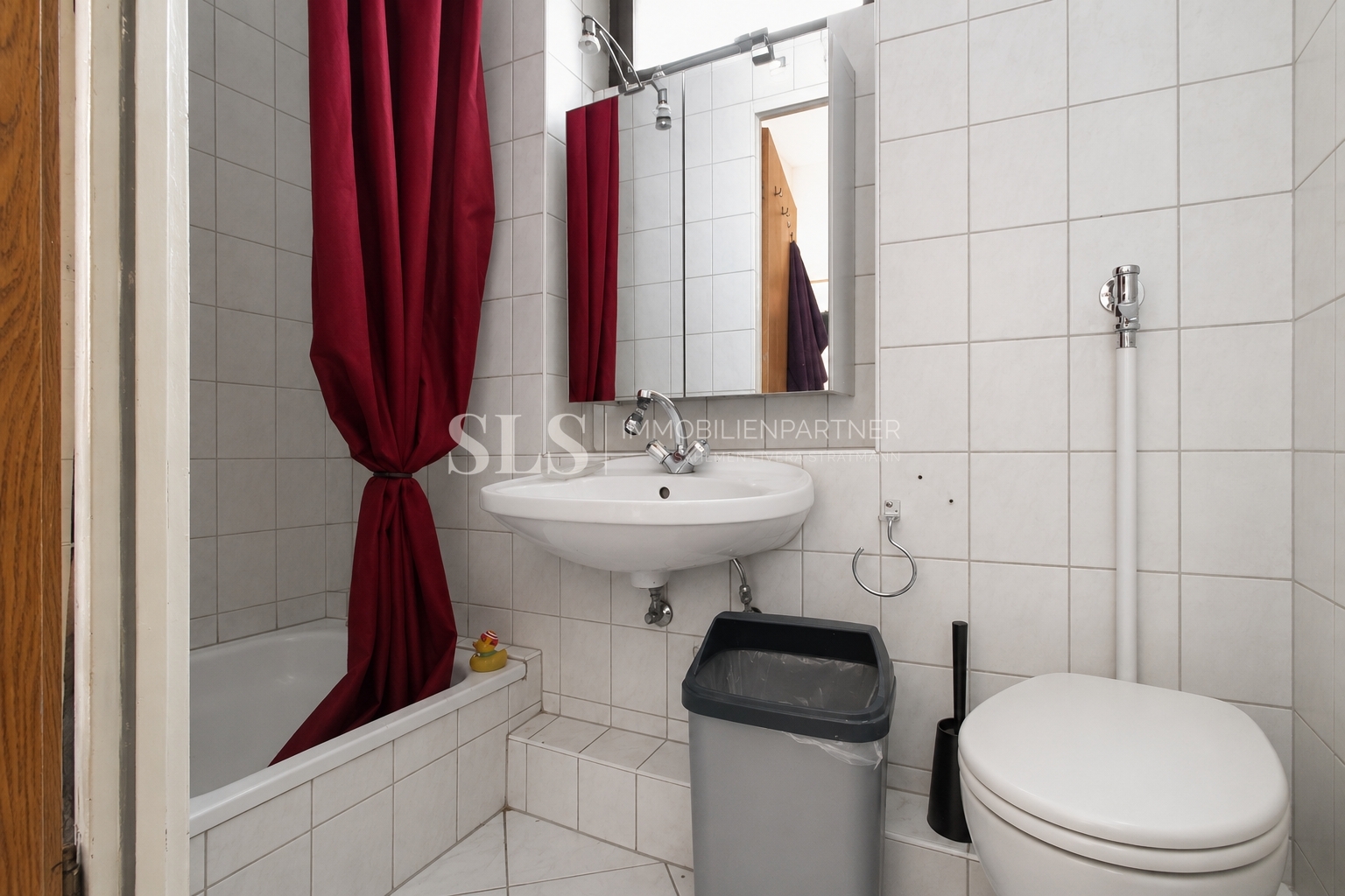 1. OG rechts Badezimmer
