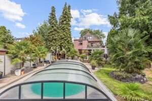 Garten mit Pool